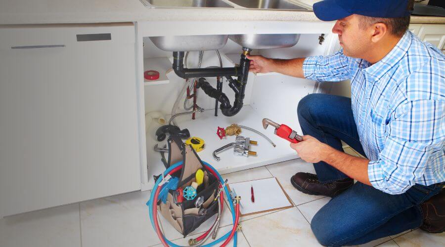 Professional emergency plumber services in Shelbyville